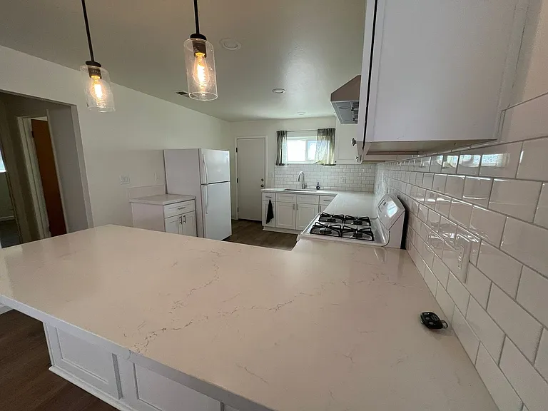 1250 Bolton Dr — Photo 7