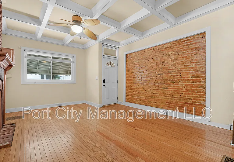 430 W 23rd St — Photo 3