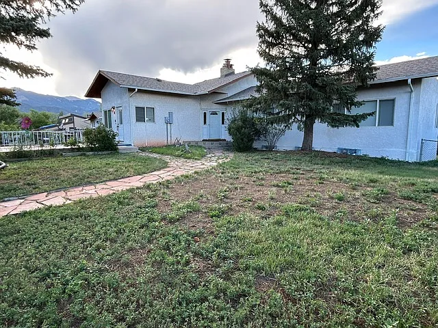 4 bed, 2700 sqft, $2,200 — Photo 1
