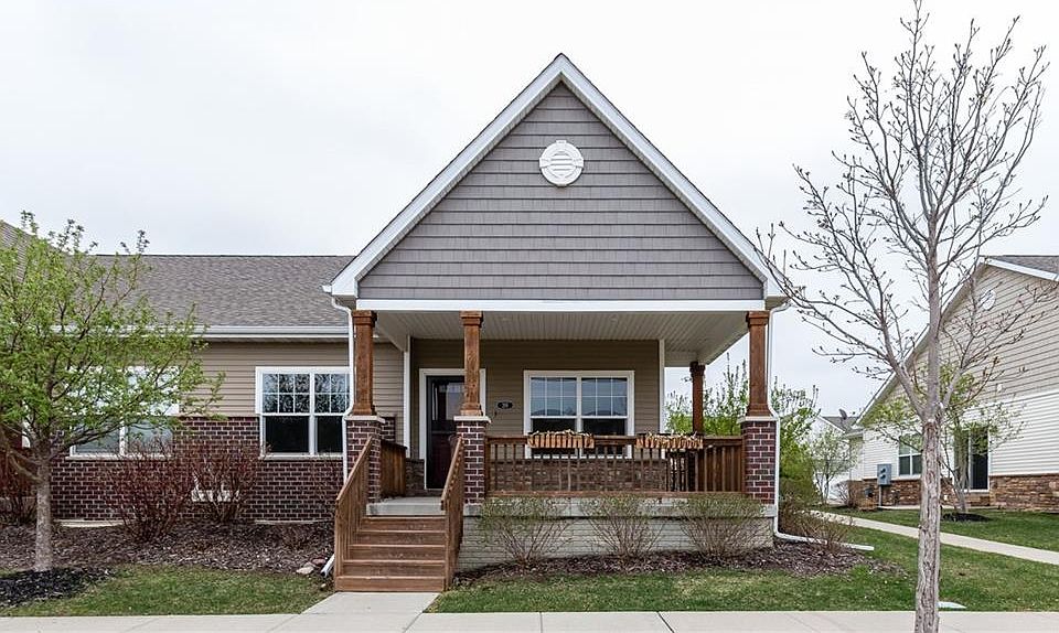 1st image of 215 Cambridge Dr