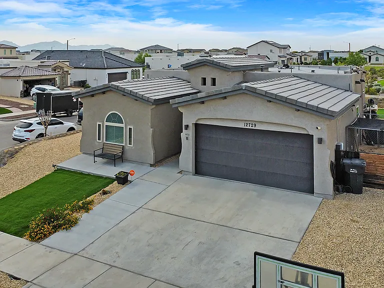 12729 Methley Ave — Photo 2