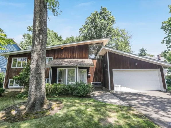 203 Sherwood Pl, Englewood, NJ 07631