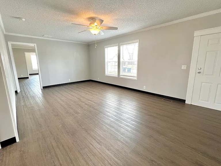 205 S Elm St — Photo 10
