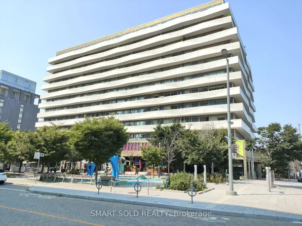 60 Tannery Rd #905, Toronto, ON M5A 0S8