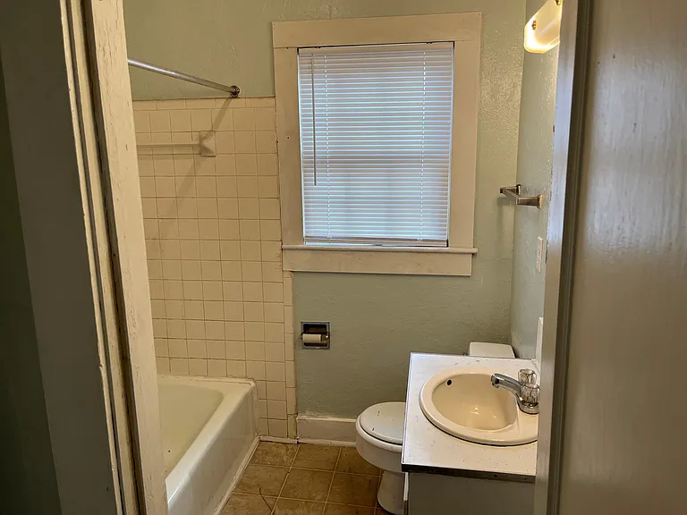 720 Elm St #A — Photo 3