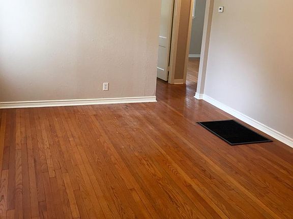 3rd image of 109 Glenn Ave