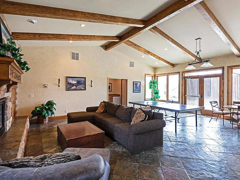 1426 N Montchapel Ln — Photo 32