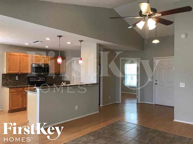 11764 Shirburn Cir — Photo 2