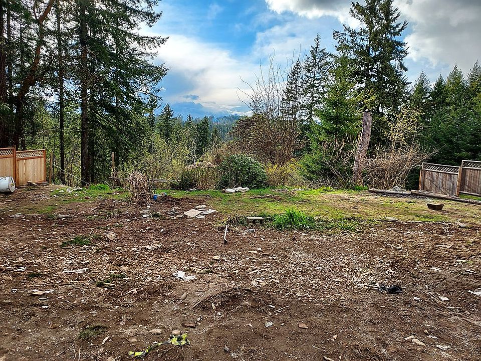 2nd image of 1020 NE Larson Blvd