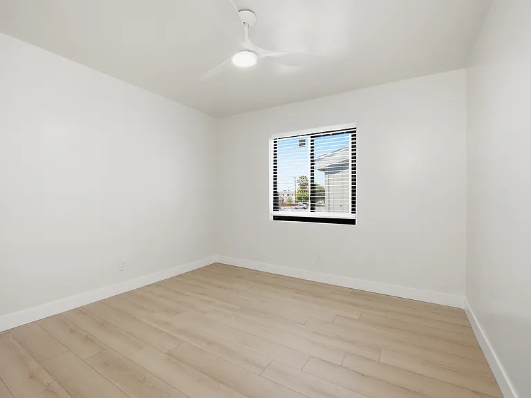 4553 North Ave #4549.5 — Photo 6