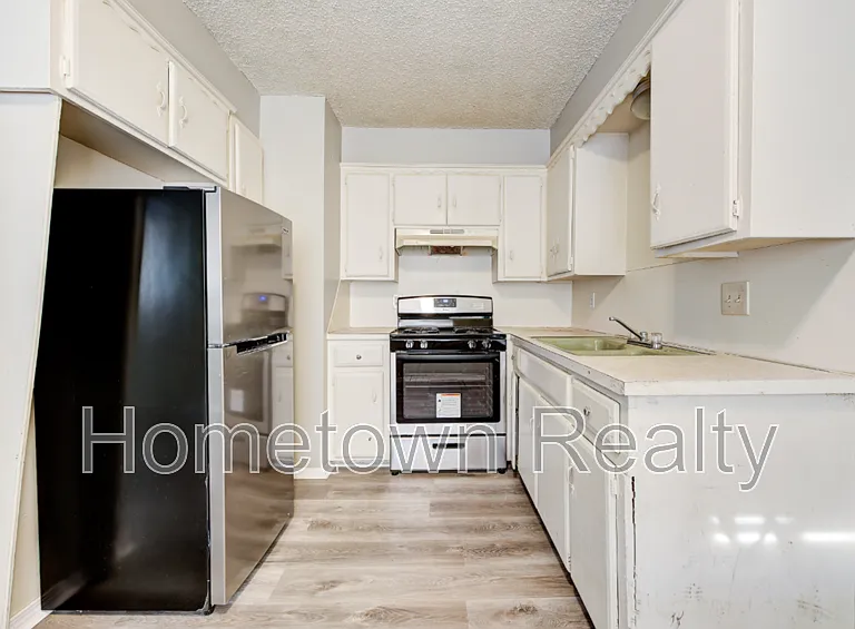 3333 S Walker Ave #3 — Photo 3
