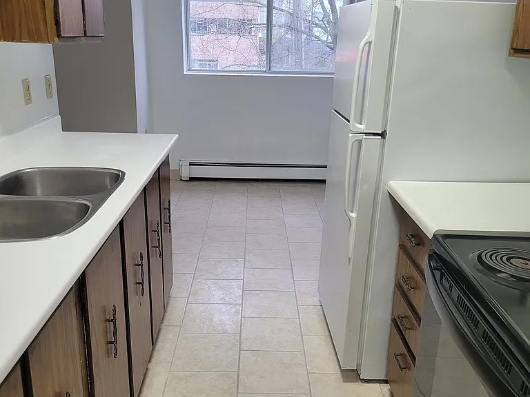 350 Regina St N #209 — Photo 3
