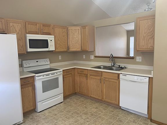 3rd image of 1879 Pinyon Jay Dr
