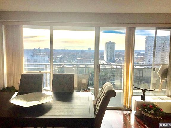 4th image of 2077 Center Ave APT 18