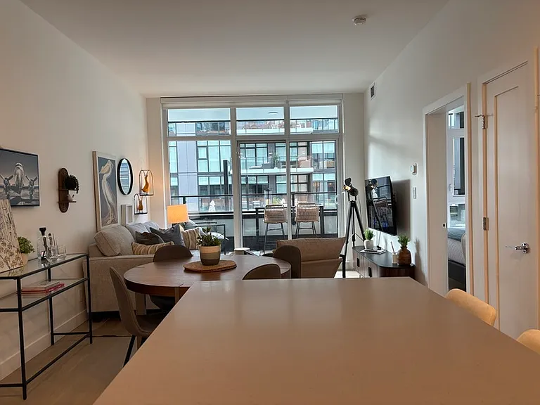 3409 Lakeshore Rd #301 — Photo 5