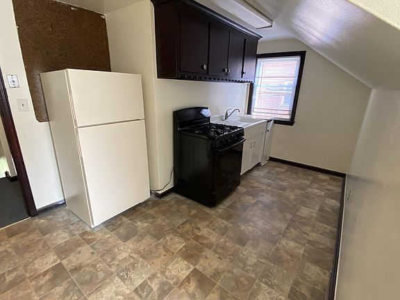 3rd image of 491 Joralemon St Floor 2
