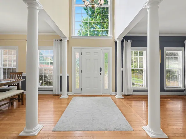 216 Chieftain Dr, Holly Springs, NC 27540