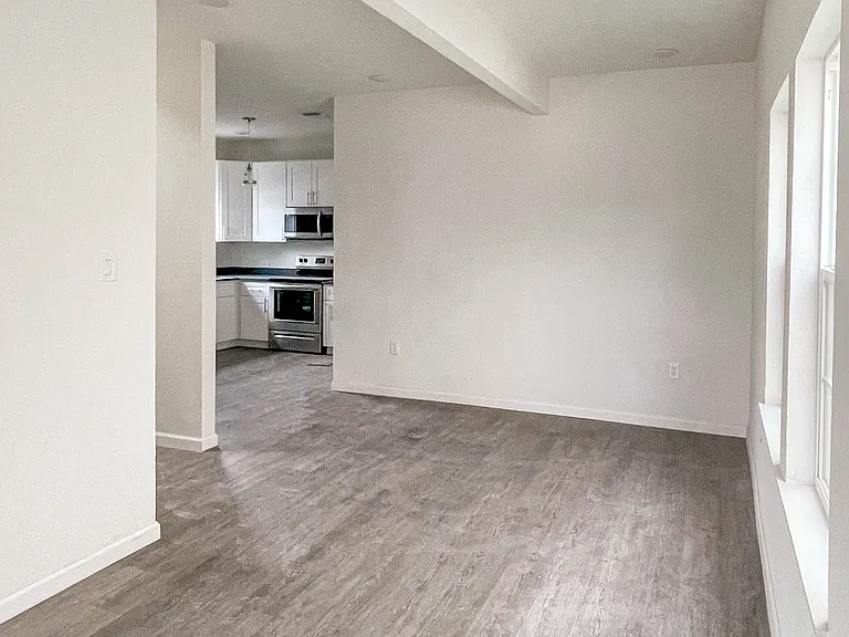 626 Iowa St — Photo 20
