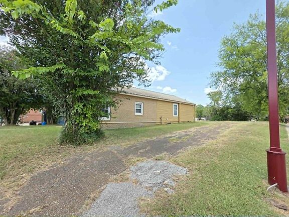 3rd image of 310 Main St