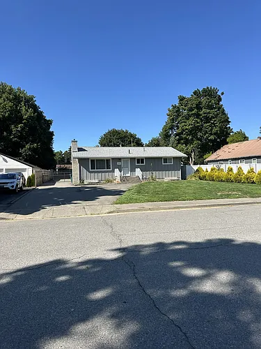 901 W Lacrosse Ave Photo 1