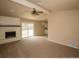 135 W Utica Pl, Broken Arrow, OK 74011