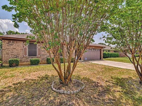 2nd image of 4204 Willow Springs Dr