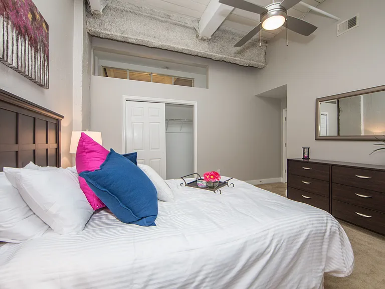 Broadway Apartments — Photo 15