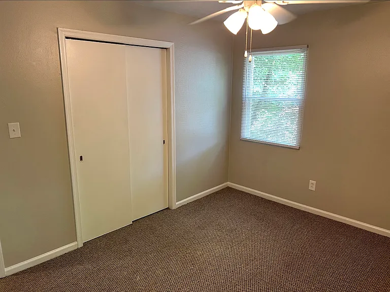 944 Floyd Ave SW #A — Photo 16