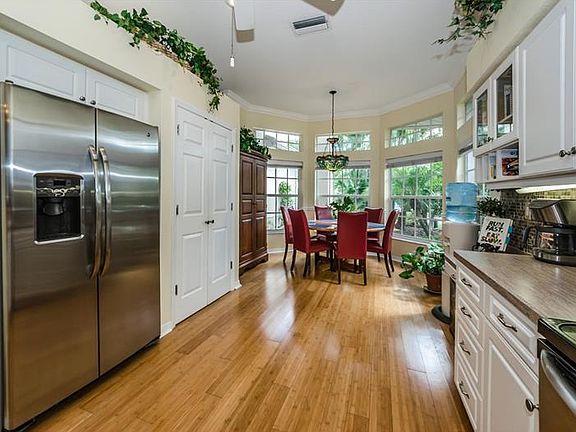 4th image of 1514 Woodstream Dr