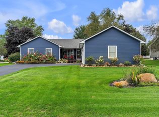 61600 Tayberry Cir, South Lyon, MI 48178