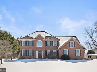 4 Devonshire Dr, Shrewsbury, PA 17361