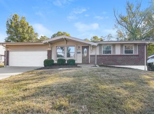 11166 Prentice Dr, Saint Louis, MO 63136
