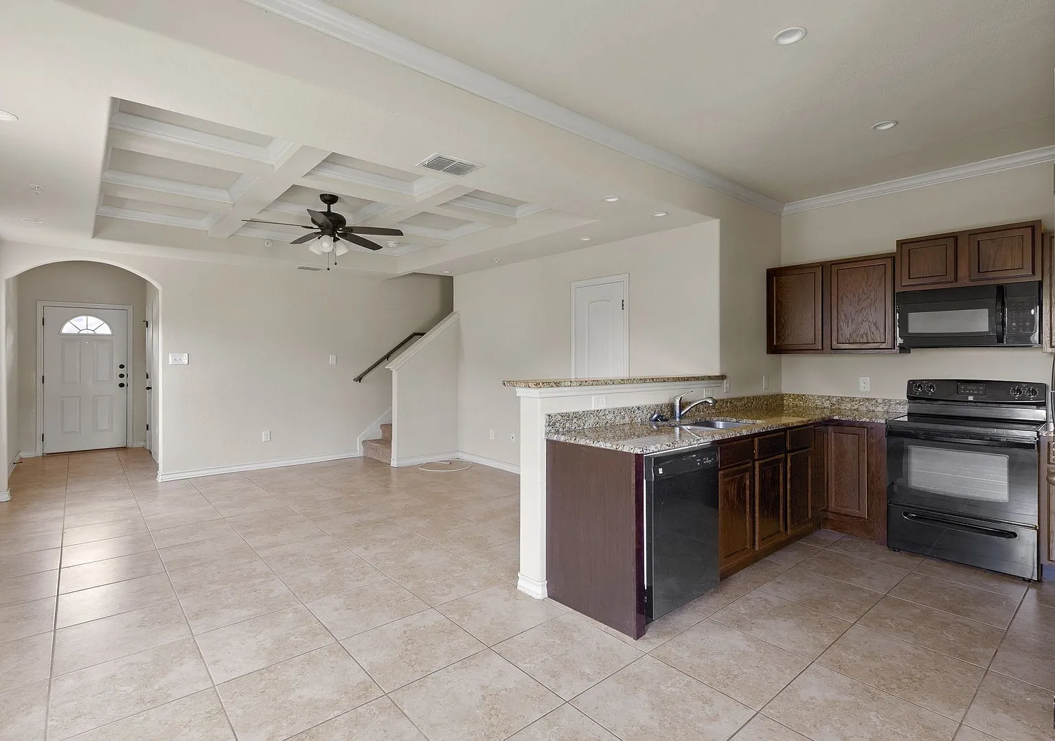 Beautiful 3 bedroom townhome located in Northeast San Antonio! — Photo 4