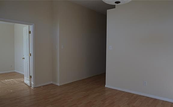 3rd image of 10710 Robincreek Ln