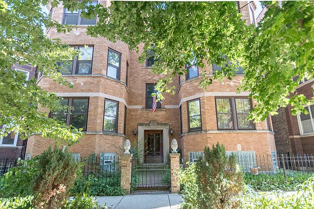 1st image of 1519 W Rosemont Ave #2W
