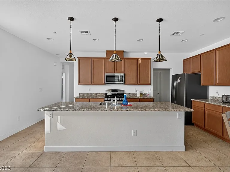 1100 E Sunset Rd — Photo 11