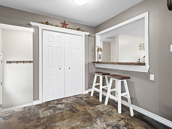 4th image of 30 Woods Ave