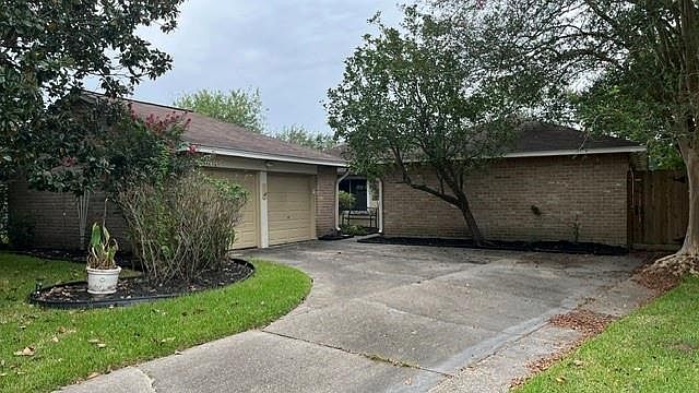 1st image of 5822 Fallengate Dr