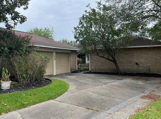 5822 Fallengate Dr, Spring, TX 77373