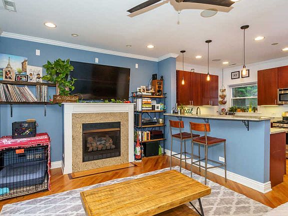 4th image of 1453 W Winnemac Ave #1