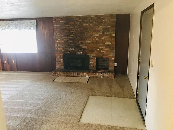 3rd image of 1108 W Clay Ave #1
