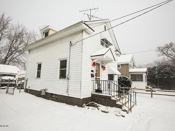 3rd image of 1125 Cora St NW