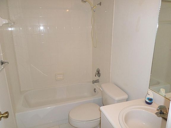 2nd image of 980 Summit Lake Dr #980