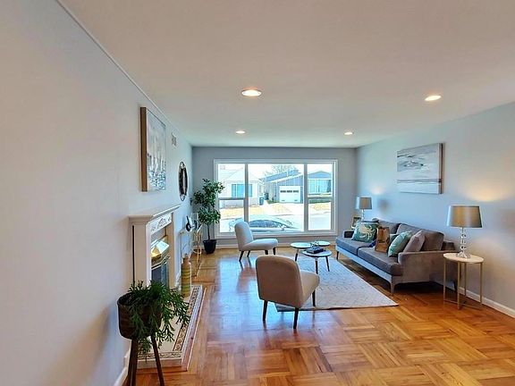 5th image of 652 Skyline Dr