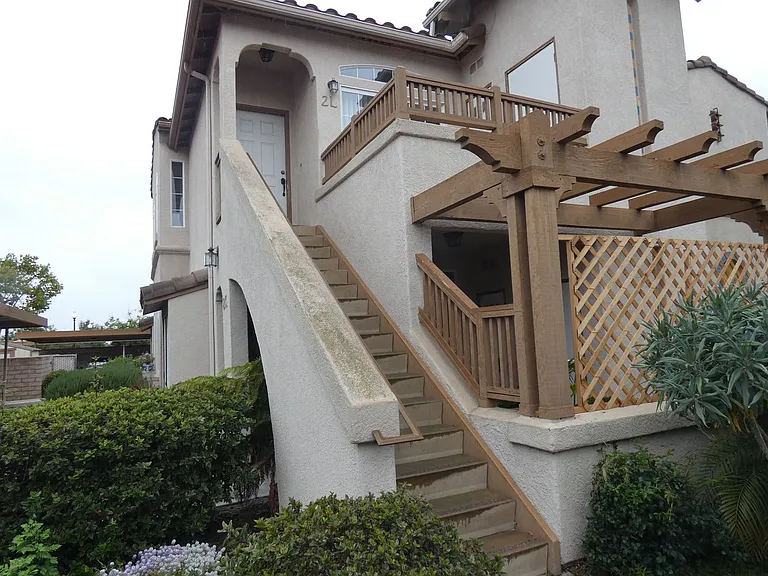 610 Sunrise Dr #2L — Photo 2