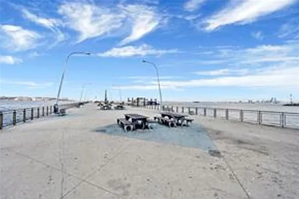 Sold by REMAX Elite | media 19