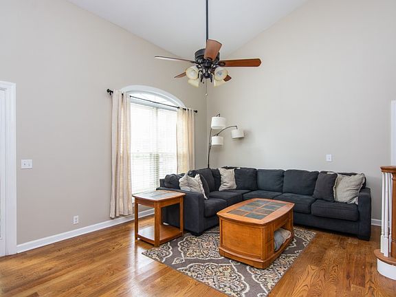 4th image of 230 Kensington Pl