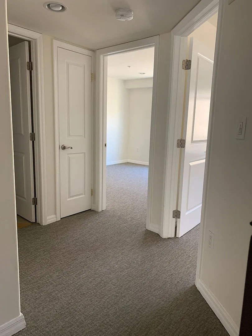 Walkable Beverly Grove Townhomes — Photo 4
