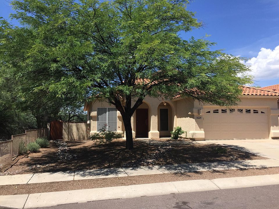 Front of beautiful, newly remodeled foothills home.