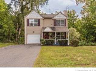 3 Tunxis St, Farmington, CT 06032